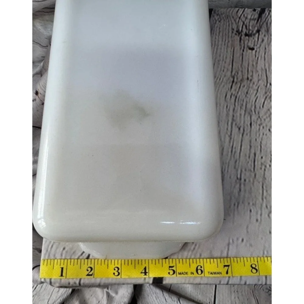 Fire King ANCHOR HOCKING Casserole Dish Atomic Star‎ Glow 7 X 12 Inch White Milk